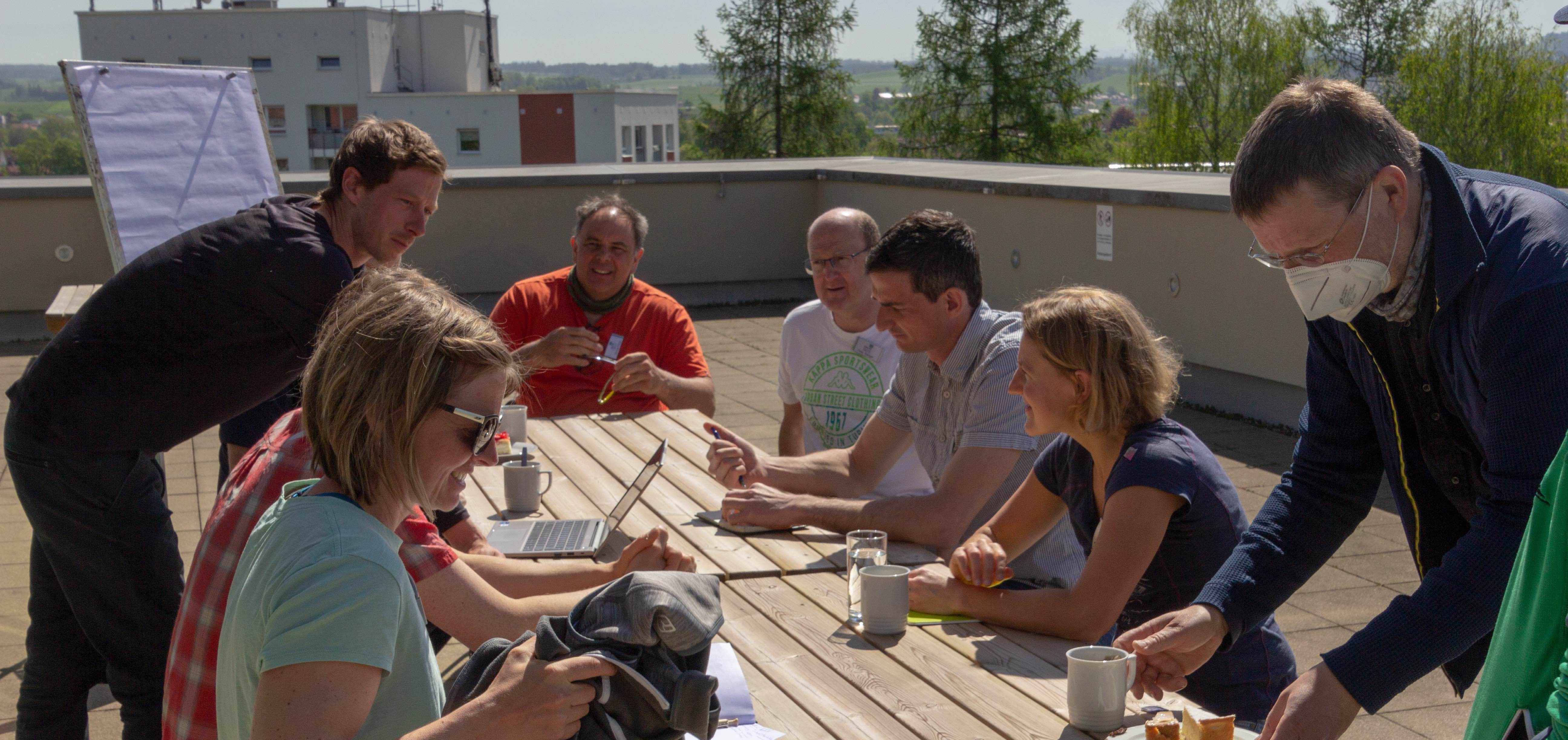 Beim Workshop zu den Potentialen und Herrausforderungen von Outdoorapps für den Naturschutz sikutierten alle teilnehmenden angeregt